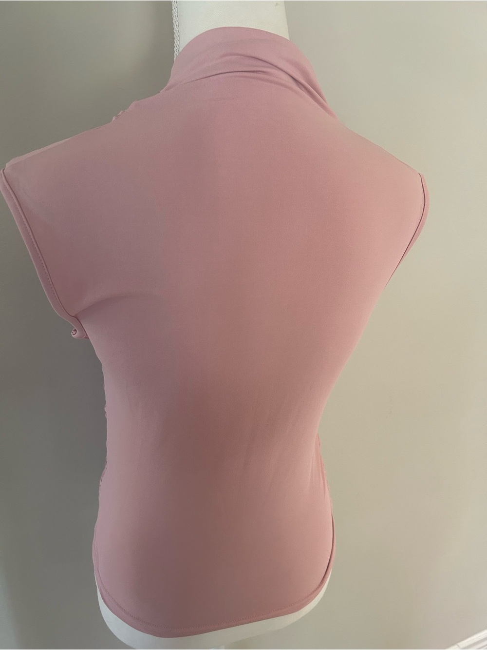 Commense Cross Neck Ruched Fitted Tank Top - Picture 3 of 6